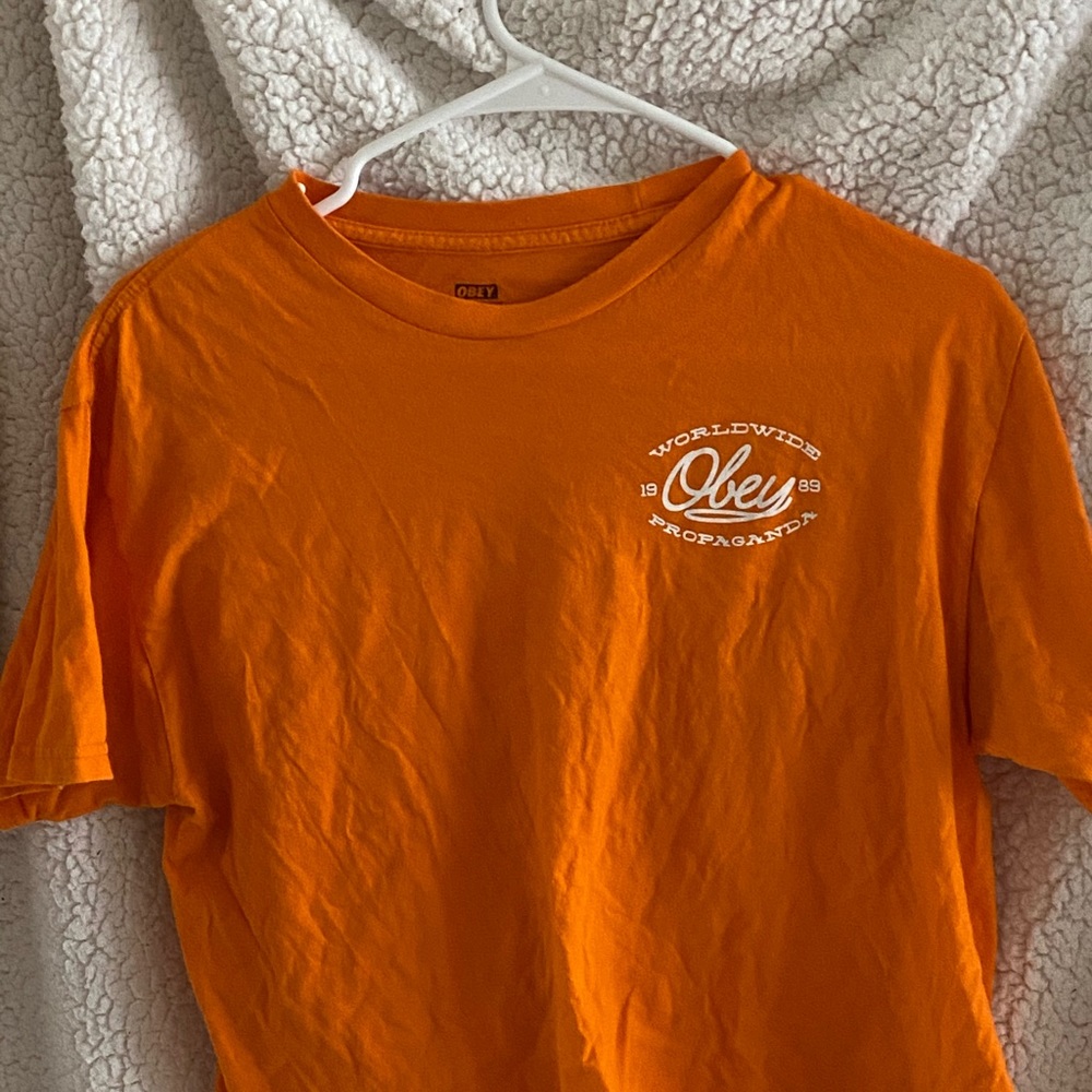 Orange obey crop